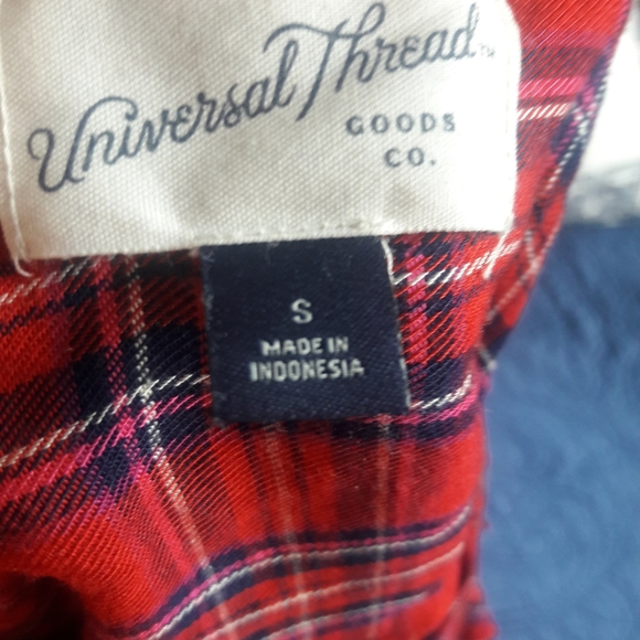 Red Plaid Shirt size S Middle Botton Dawn Universa - Picture 6 of 6